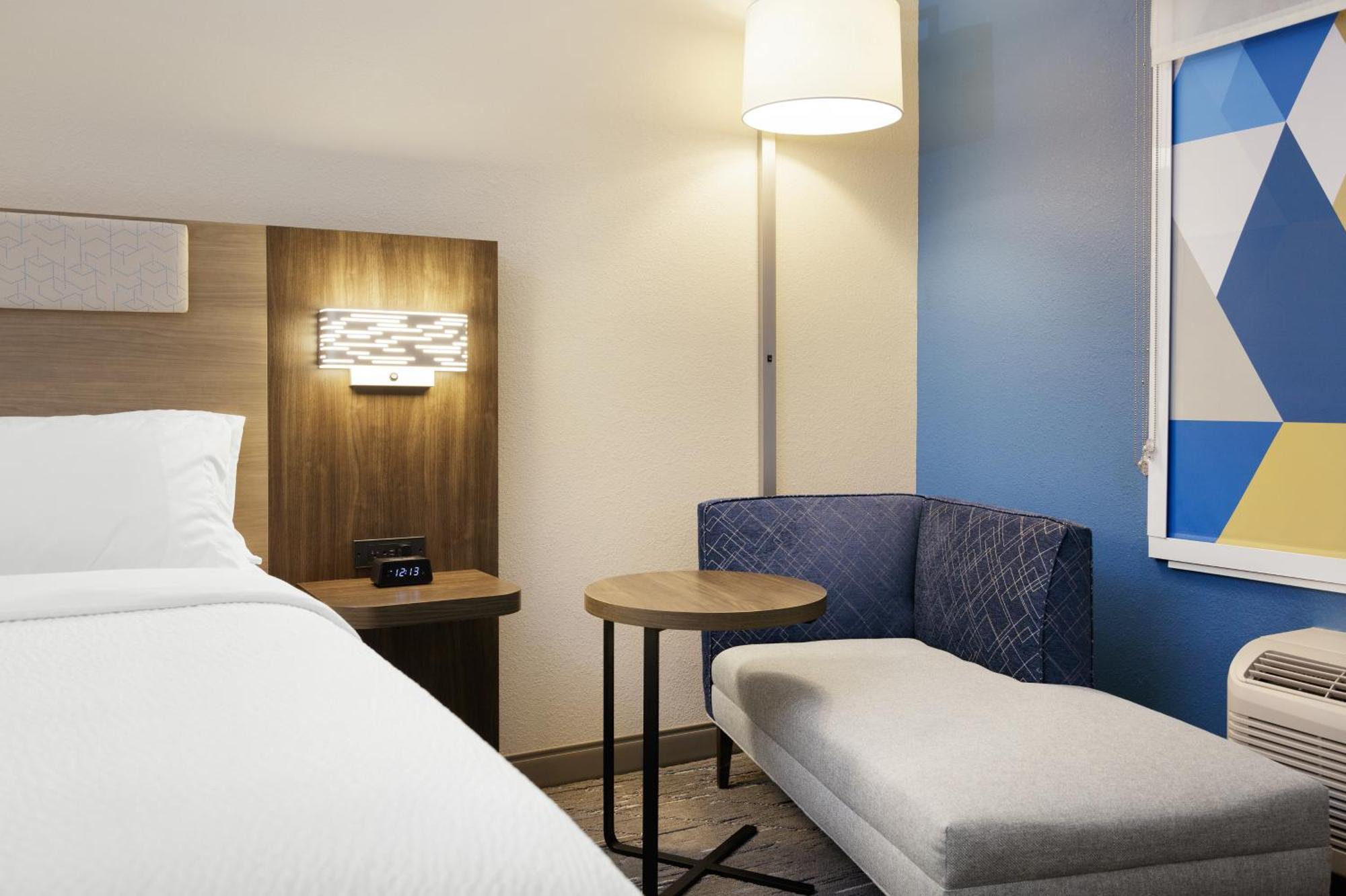 Holiday Inn Express - South Haven By Ihg Екстериор снимка